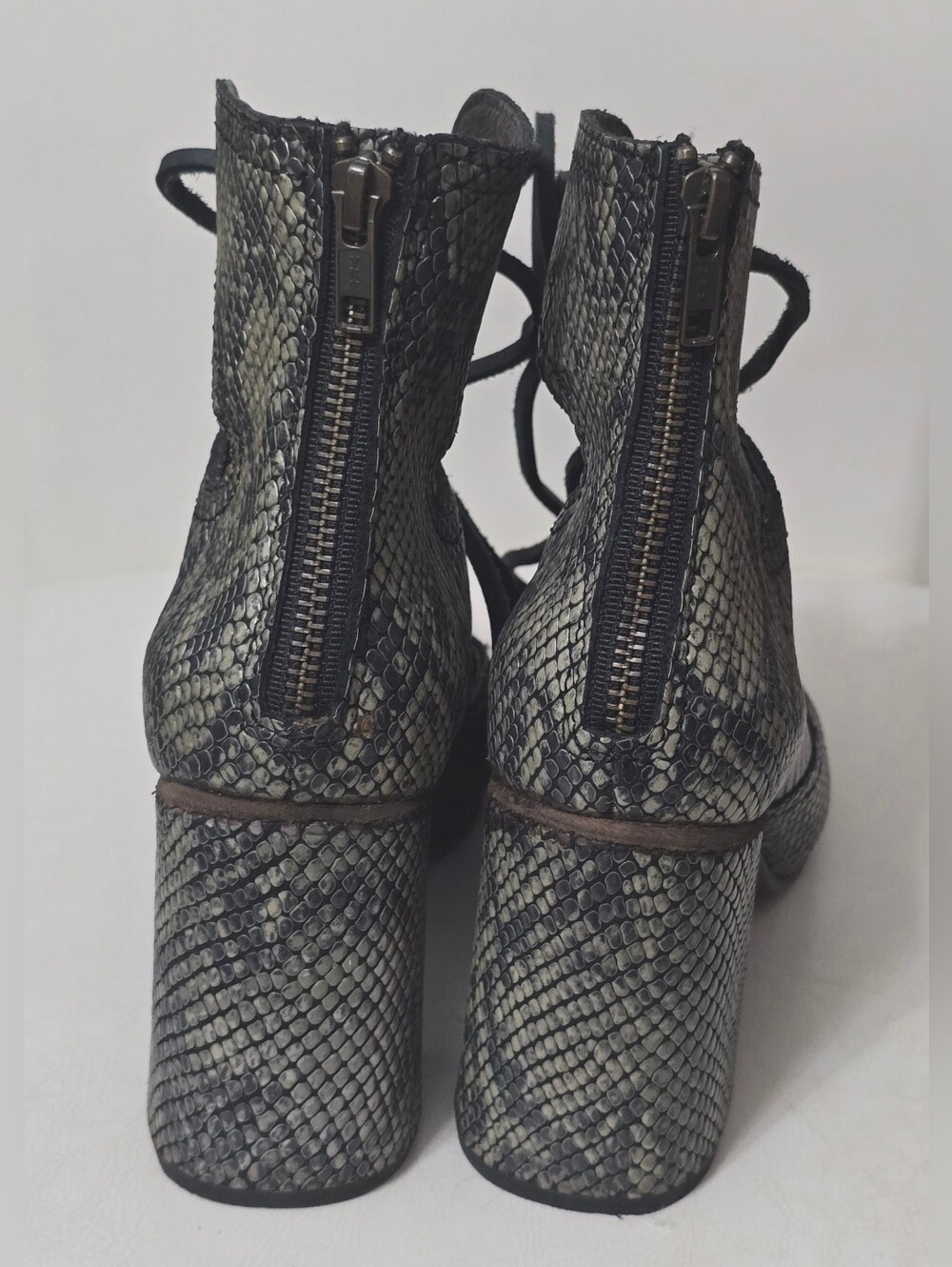 Freebird By Steven Joyce Lace Up Pumps In Green Snakeskin - Size 8 - Picture 3 of 11